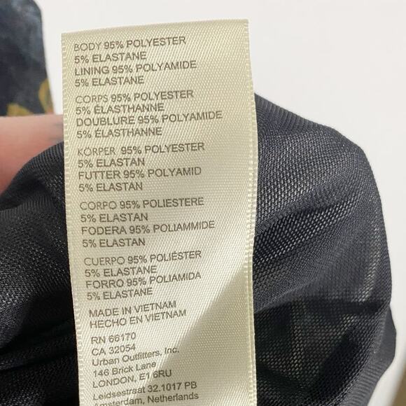 Free People Reina Off The Shoulder Romantic Crushed Velvet Top Blue/Pink- XS NWT - Picture 9 of 14